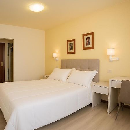 Hotel Elara Viveiro Exteriér fotografie